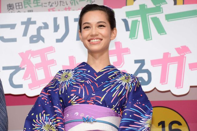 妻夫木聡＆水原希子、浴衣姿で登場！『民生ボーイと狂わせガール』完成披露舞台あいさつ（10枚目）