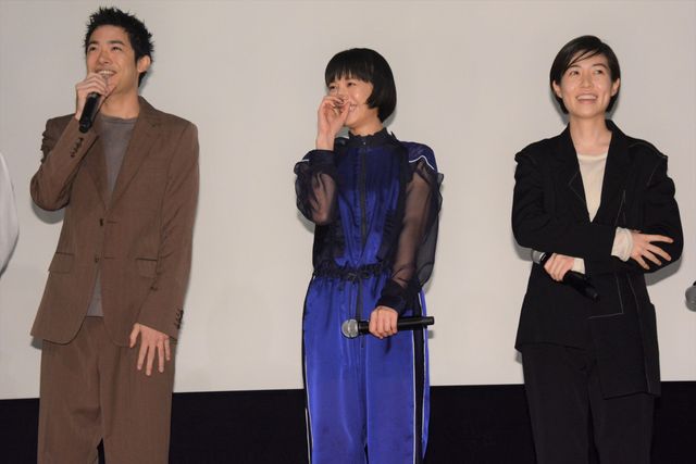 夏帆＆シム・ウンギョン、パンチングマシーンに挑戦！（12枚目）