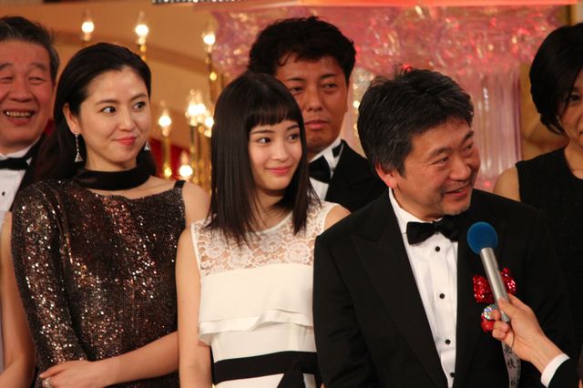 綾瀬はるか、長澤まさみ、夏帆、広瀬すず『海街diary』4姉妹が最優秀作品賞に歓喜！フォトギャラリー（8枚目）