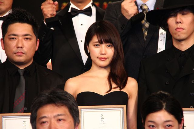綾瀬はるか、長澤まさみ、夏帆、広瀬すず『海街diary』4姉妹が最優秀作品賞に歓喜！フォトギャラリー（13枚目）