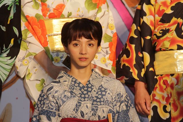 満島ひかりの浴衣姿が最高すぎる…『ONE PIECE FILM GOLD』イベント ギャラリー：フォトギャラリー