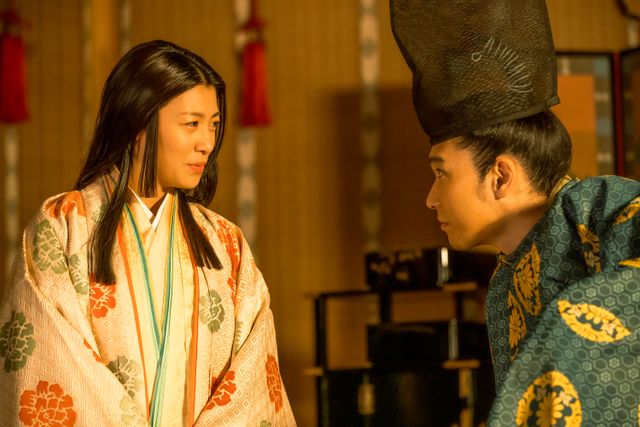 道長が明子に押し倒される！「光る君へ」第22回場面写真：フォトギャラリー