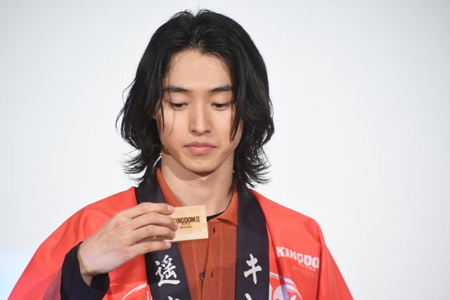 山崎賢人×清野菜名×真壁刀義『キングダム2』ヒットを法被姿でお祝い（22枚目）