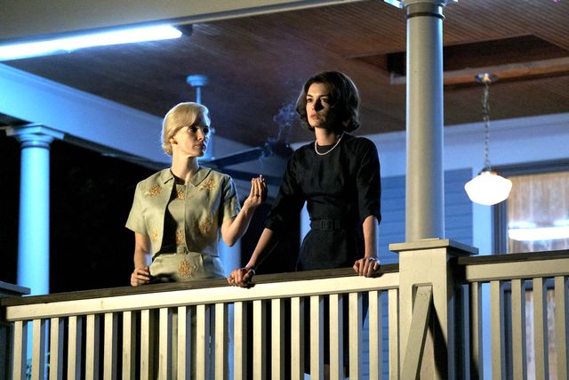 アン・ハサウェイ×ジェシカ・チャステイン『隣人たち』場面写真ほか（3枚目）