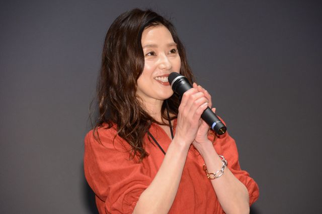 “素敵夫婦”田辺誠一＆大塚寧々が登場！『恐竜超伝説　劇場版ダーウィンが来た！』公開記念舞台あいさつ（5枚目）