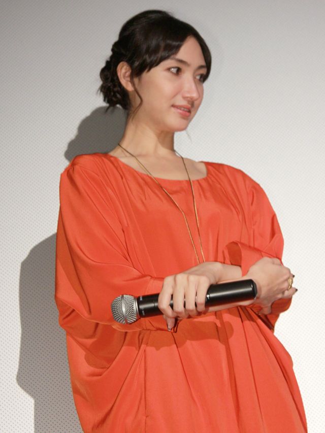 香椎由宇、谷村美月の芸能界での唯一の友達として花束ゲスト！（3枚目）