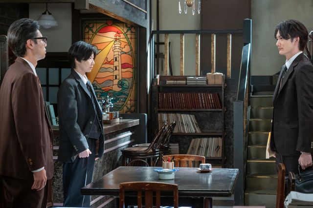 イマジナリー？何かをにらむ桂場（松山ケンイチ）…「虎に翼」第25週「女の知恵は後へまわる？」第122回（5枚目）