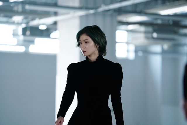 松岡茉優『ヘルドッグス』場面写真：フォトギャラリー