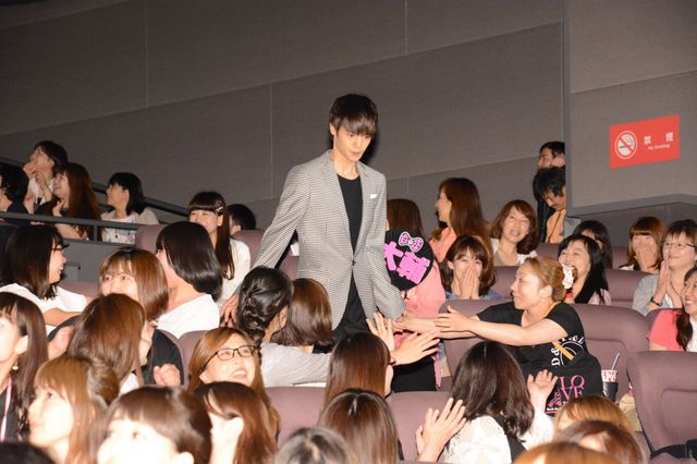 窪田正孝はっちゃける！『MARS～ただ、君を愛してる～』初日舞台あいさつフォトギャラリー（20枚目）