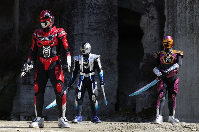 怜慈＆刹那＆駆無がデス・ギャバンに挑む！「超宇宙刑事ギャバン インフィニティ」第14話場面写真：フォトギャラリー