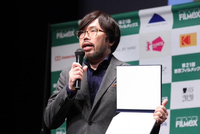 春本雄二郎監督