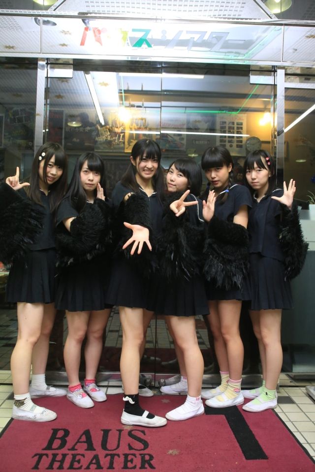 アイドルグループ・BELLRING少女ハート、劇中衣装で公開初日を祝う！写真ギャラリー（7枚目）