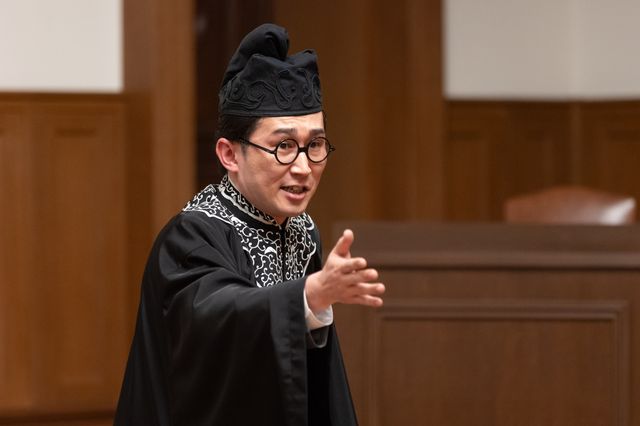 朝ドラ「虎に翼」にサプライズ登場！シソンヌと栗原英雄（2枚目）