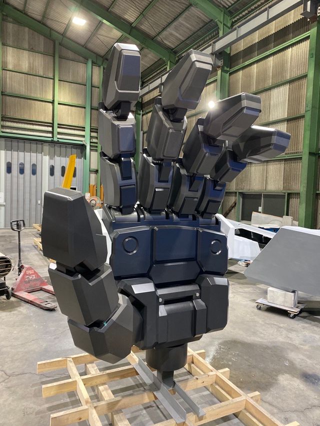 制作中の実物大νガンダム「RX-93ffνガンダム」（4枚目）