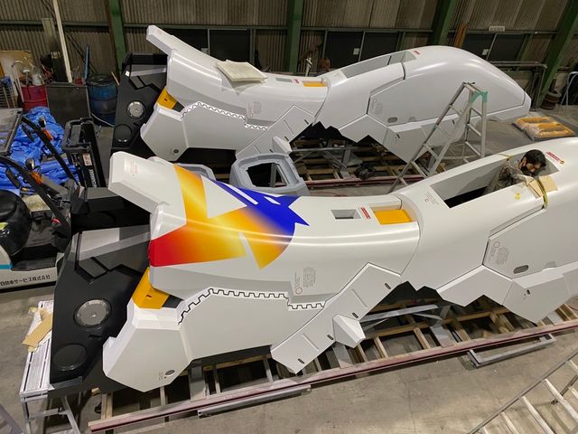 制作中の実物大νガンダム「RX-93ffνガンダム」（5枚目）