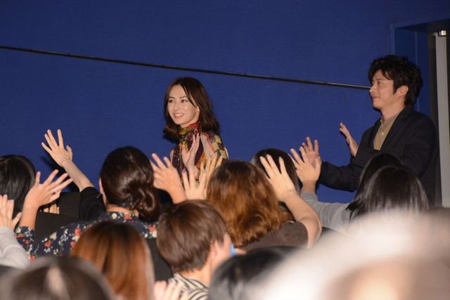 北川景子＆田中圭、笑顔で盛り上がる！『スマホを落としただけなのに』大ヒット御礼舞台あいさつ：フォトギャラリー