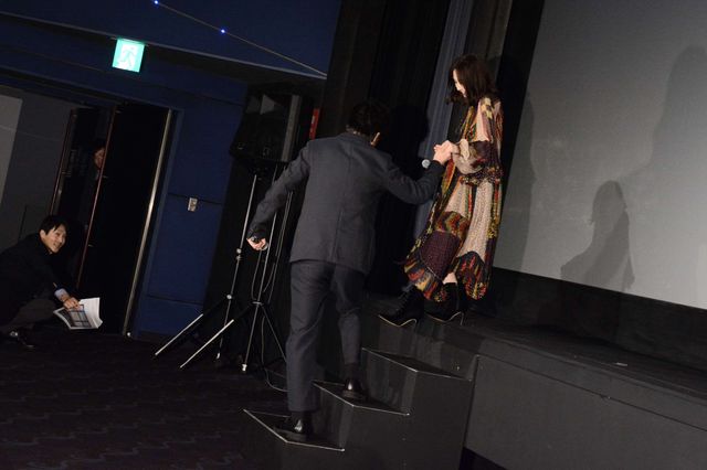 北川景子＆田中圭、笑顔で盛り上がる！『スマホを落としただけなのに』大ヒット御礼舞台あいさつ（12枚目）