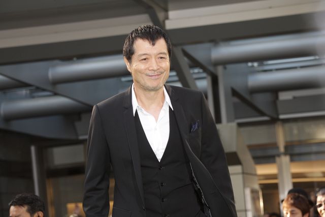 グリーンに映えるシックな出で立ちが目立つ、第21回～第25回に参加したスターたち（8枚目）