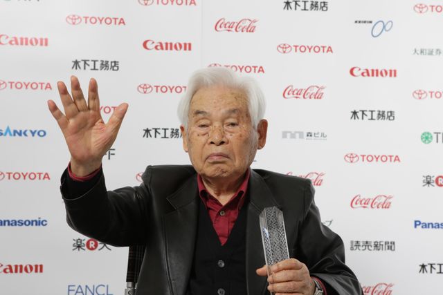 グリーンに映えるシックな出で立ちが目立つ、第21回～第25回に参加したスターたち（10枚目）