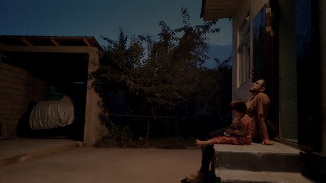 『ミッドナイト・トラベラー』場面写真（8枚目）