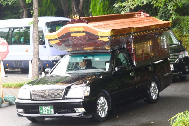 芸能人が多数出席…梅津正彦さん告別式フォトギャラリー（10枚目）