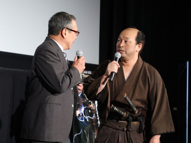 快進撃続く『侍タイムスリッパー』キャストが名場面再現！応援感謝舞台あいさつ（13枚目）