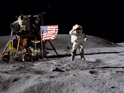 「アポロ18は打ち上げられていた。そして乗員はエイリアンに襲われていたんだよ！」「な、なんだってー！」