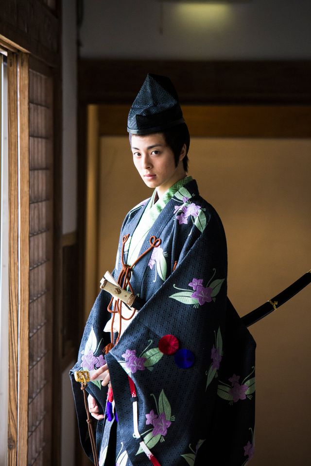 イケメン高杉真宙！ビジュアルブック「まひろさんぽ」フォトギャラリー（10枚目）