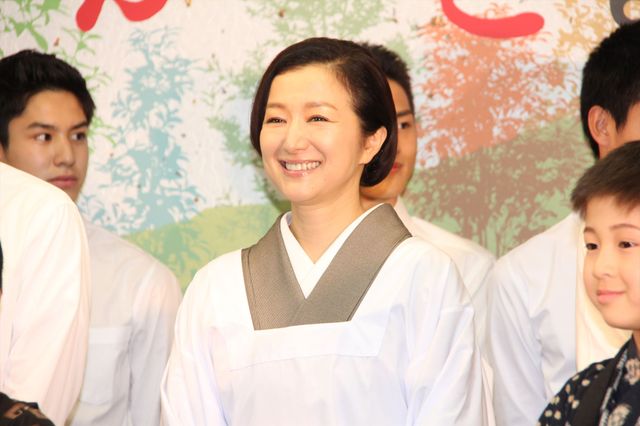 美しすぎるかっぽう着姿…鈴木京香フォトギャラリー（10枚目）