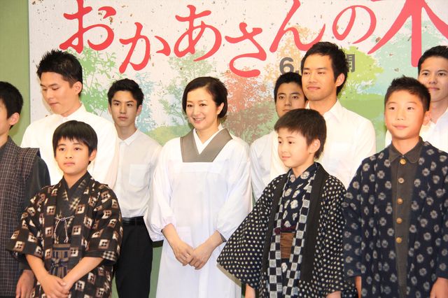 美しすぎるかっぽう着姿…鈴木京香フォトギャラリー（11枚目）