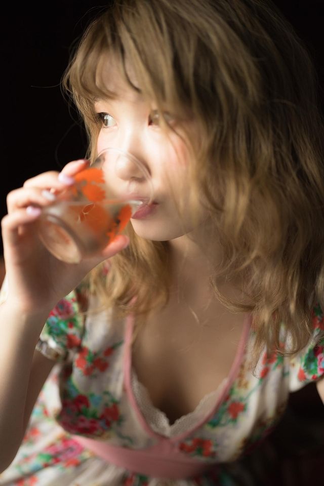 声優・内田彩の魅力満載！タイトル未定の新写真集 ギャラリー（2枚目）