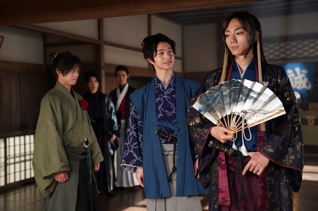 “ゼンカイジャー”駒木根葵汰＆“リバイス”前田拳太郎、ニチアサヒーロー共演！「君とゆきて咲く」新章場面カット（4枚目）