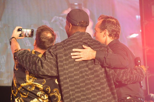 『スター・ウォーズ』ジュード・ロウ＆ジョン・ボイエガ＆ダニエル・ローガンが仲良く自撮り！：フォトギャラリー