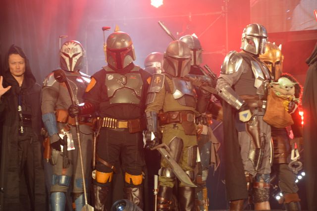 『スター・ウォーズ』ジュード・ロウ＆ジョン・ボイエガ＆ダニエル・ローガンが仲良く自撮り！（21枚目）