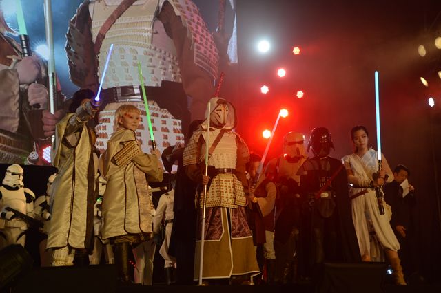 『スター・ウォーズ』ジュード・ロウ＆ジョン・ボイエガ＆ダニエル・ローガンが仲良く自撮り！（22枚目）