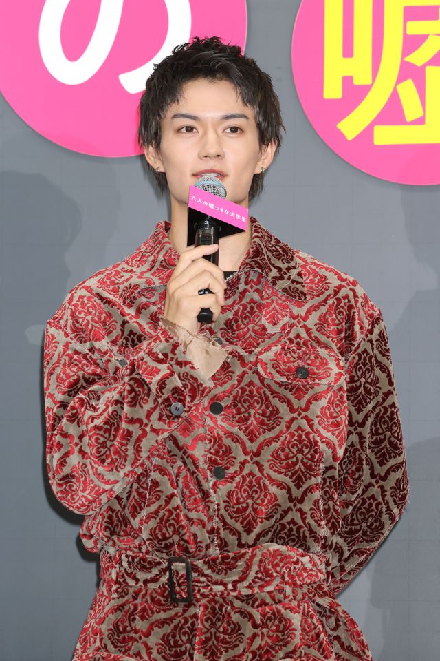 浜辺美波＆赤楚衛二ら明大祭にサプライズ登場！『六人の嘘つきな大学生』公開記念特別授業（9枚目）