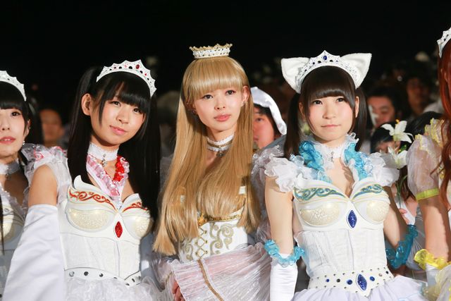 でんぱ組.inc、セクシー白魔女コスプレ披露！フォトギャラリー：フォトギャラリー