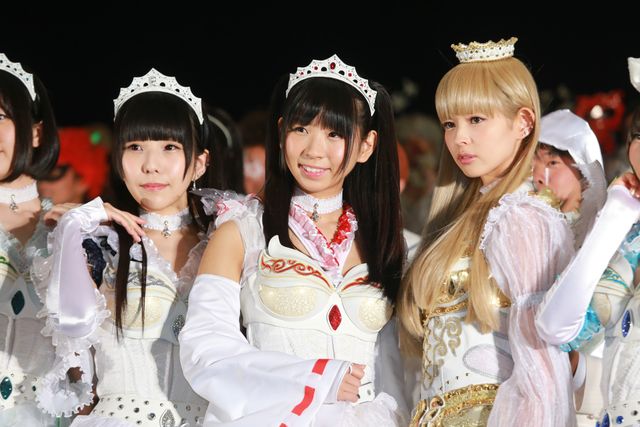 でんぱ組.inc、セクシー白魔女コスプレ披露！フォトギャラリー（8枚目）