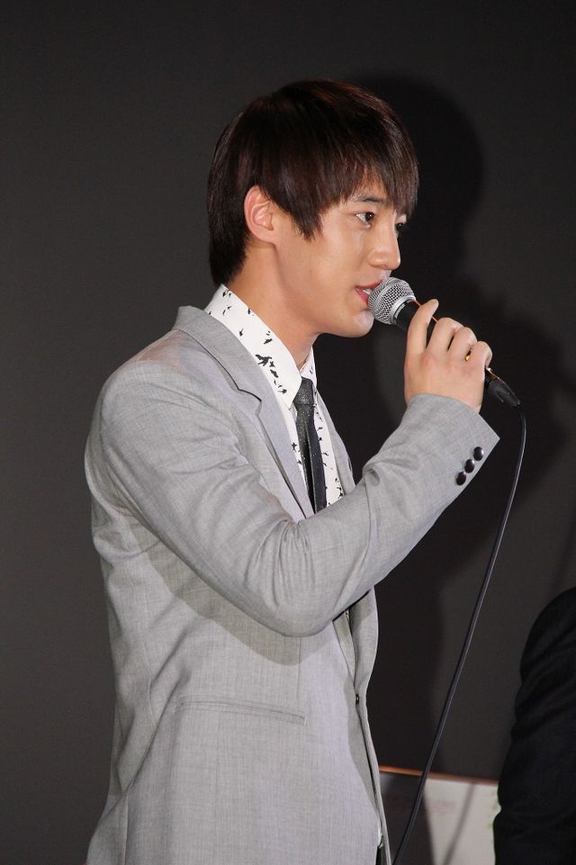 超新星のソンモとジヒョク、胸キュントークでファン沸かす　画像ギャラリー（10枚目）