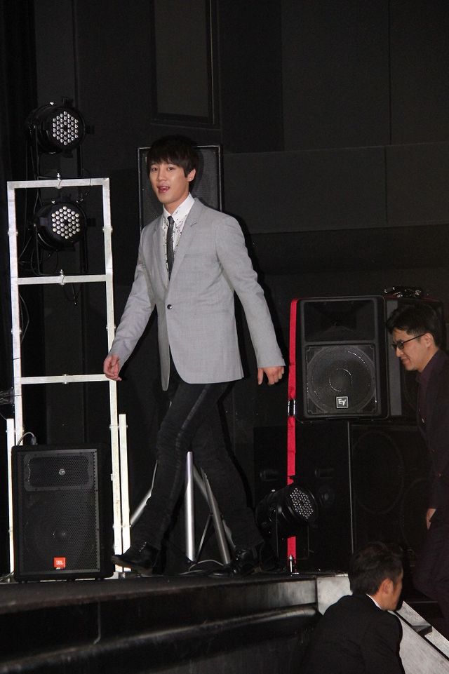 超新星のソンモとジヒョク、胸キュントークでファン沸かす　画像ギャラリー（12枚目）