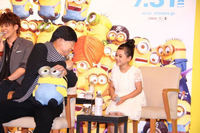 笑福亭鶴瓶のカツラ姿に天海祐希も思わず爆笑！『ミニオンズ』吹き替え版完成報告会見フォトギャラリー（7枚目）