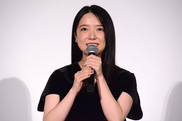 天海祐希＆上白石萌音がノリノリ！『映画「ふしぎ駄菓子屋　銭天堂」』初日舞台あいさつ（2枚目）