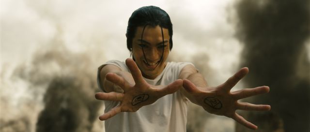 キンブリー、マイルズ少佐、ユーリ・ロックベルの場面写真（3枚目）