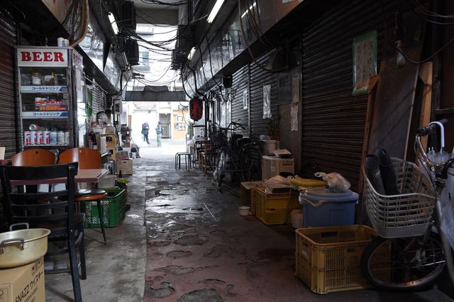 町田啓太、上半身びっしりタトゥー公開　Netflix「九条の大罪」メイキングカット集（15枚目）