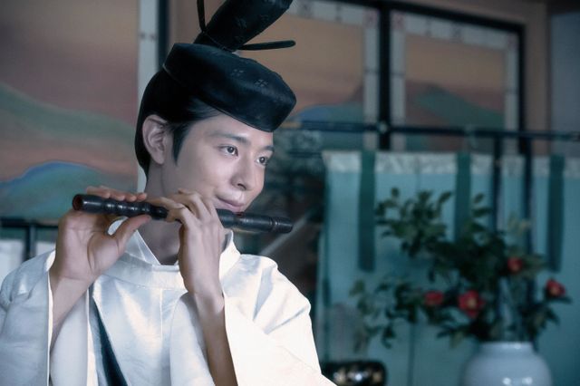 「光る君へ」一条天皇と定子の美しすぎるラブシーン　第16回場面写真（3枚目）