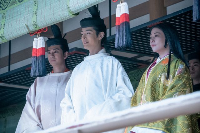 「光る君へ」一条天皇と定子の美しすぎるラブシーン　第16回場面写真（6枚目）