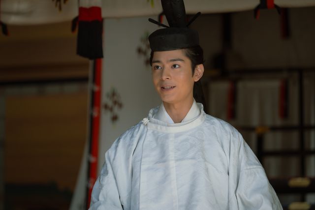 「光る君へ」一条天皇と定子の美しすぎるラブシーン　第16回場面写真（12枚目）