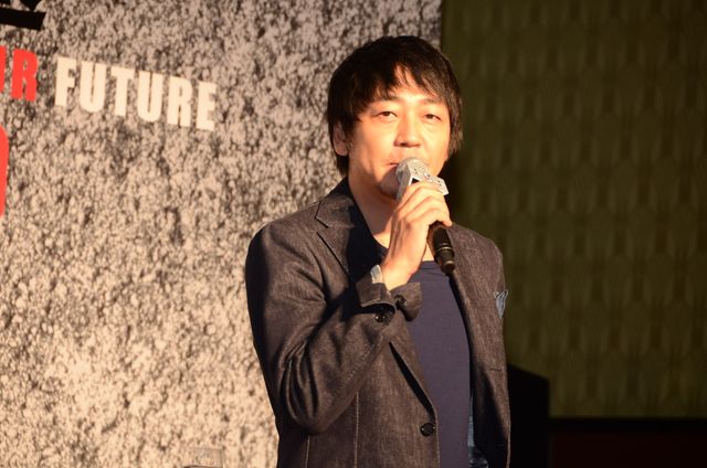 綾野剛、父になる向井理を祝福！フォトギャラリー（9枚目）