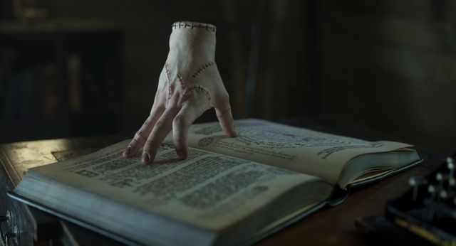 Netflixドラマ「ウェンズデー」新キャラも登場！シーズン2 パート1場面写真（6枚目）