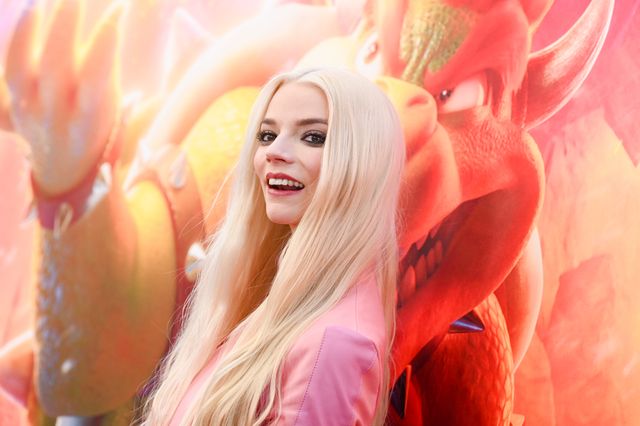 アニャ・テイラー＝ジョイ、可愛いすぎ！映画『マリオ』ピーチ姫のコスプレ姿（4枚目）